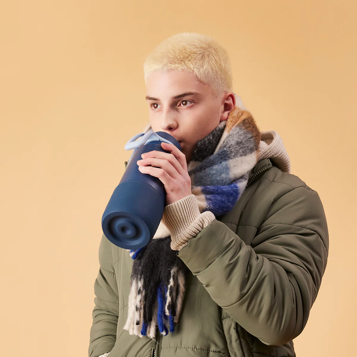 34oz insulated flip top bottle bumper - midnight - Image 4